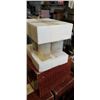 Image 3 : 8 SOUTHWIND COLLECTION OIL LAMPS IN PLASTIC TOTE