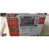 Image 4 : BLACK AND DECKER 4-SLICE AIR FRYER TOASTER OVEN - TESTED WORKING, RETAIL $179