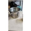 Image 3 : MULTI-PIECE STEAMER SET