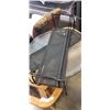 Image 2 : 4 WIRE AND FABRIC SHOE RACKS