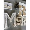 Image 2 : MR & MRS DECORATIVE LETTERS IN PLASTIC TOTE