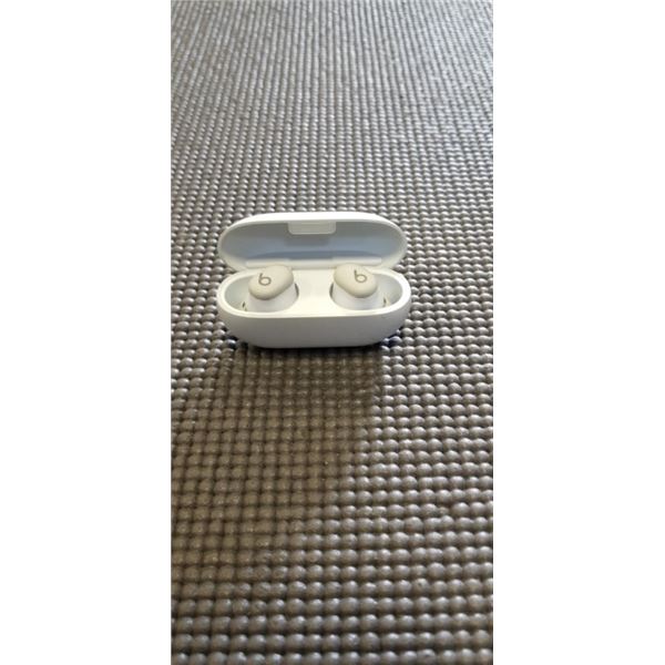 AS NEW BEATS SOLO BUDS LIGHT GREY TESTED AND WORKING