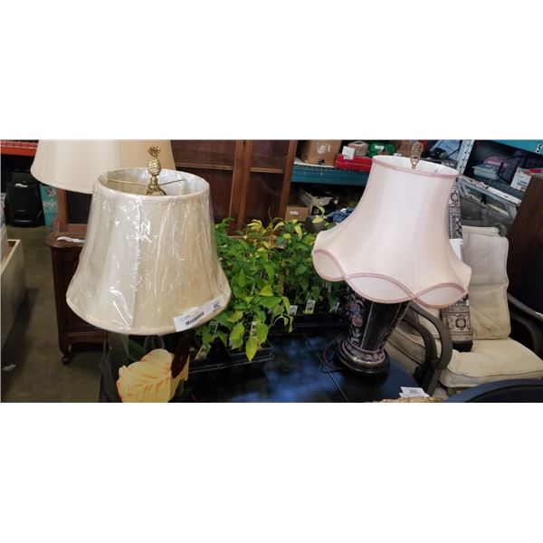 2 DECORATIVE TABLE LAMPS