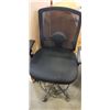 Image 2 : ADJUSTABLE HEIGHT MESH BACK OFFICE CHAIR