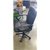 Image 4 : BLACK OFFICE CHAIR