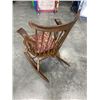 Image 3 : VINTAGE MAPLE ROCKING CHAIR