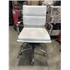 Image 1 : MODERN WHITE AND CHROME ROLLING OFFICE CHAIR