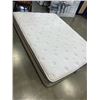 Image 3 : QUEENSIZE POSTUREPEDIC MATTRESS