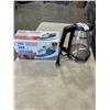 Image 1 : BLACK AND DECKER IRON AND CUISINART KETTLE