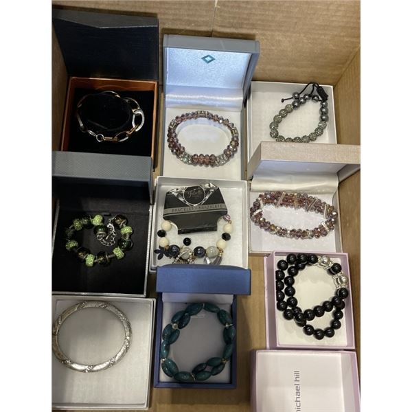 9 ESTATE CASED BRACELETS AND BANGLES