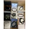 Image 1 : 9 ESTATE CASED BRACELETS AND BANGLES