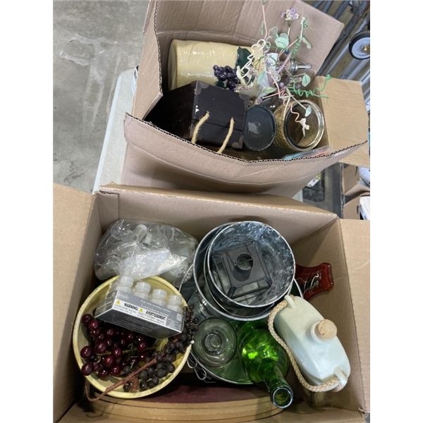 2 BOXES OF WEDDING AND TABLE DECOR, INCLUDING WOODEN BOXES, VASES AND MORE