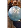 Image 4 : WINDOW MOUNT VEHICLE BALLOON
