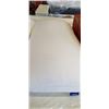 Image 3 : 2 NEW CASPER MEMORY FOAM PILLOWS