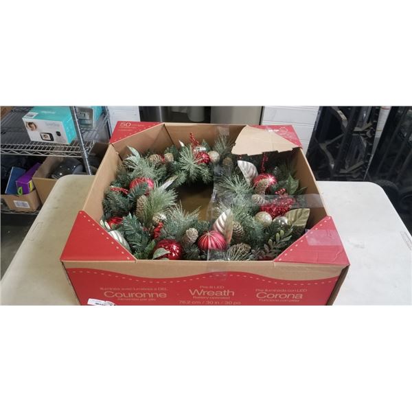 CG HUNTER 30-INCH PRE-LIT ARTIFICIAL HOLIDAY WREATH