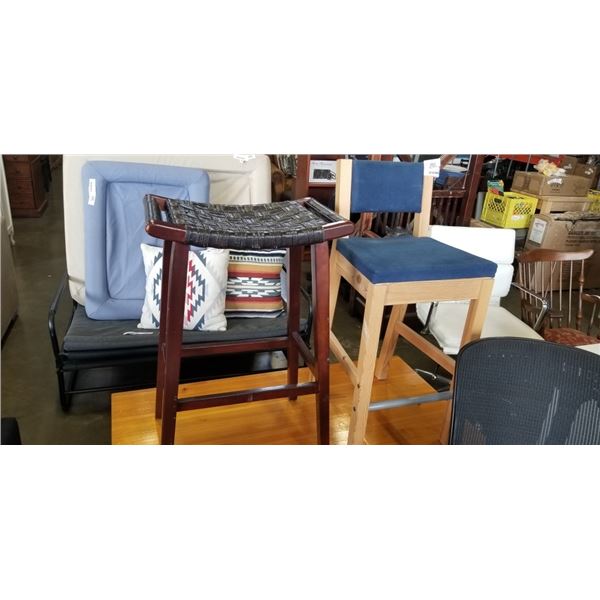 BACKLESS WOODEN COUNTER STOOL WITH FAUX-LEATHER SEAT AND OAK SITTING CHAIR WITH BLUE CUSHINS
