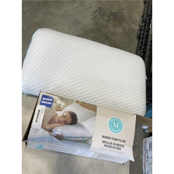 2 QUEENSIZE MARTHA STEWART MEMORY FOAM PILLOWS