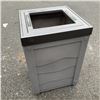 Image 2 : SQUARE RECYCLE BIN WITH 3 LIDS