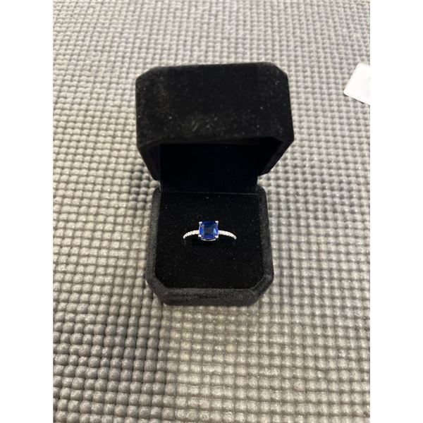 NEW PLATINUM PLATED 1.5CT CUSHION CUT LAB-CREATED BLUE SAPPHIRE CHANEL RING, SIZE 7
