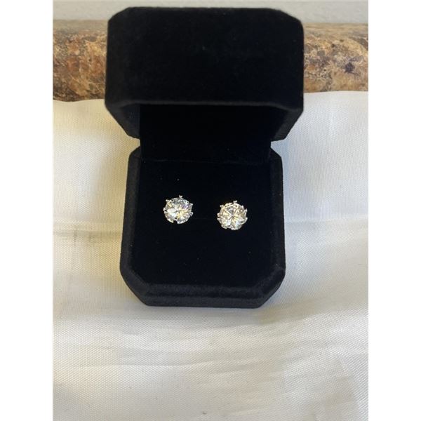 NEW S925 2.0CT EACH SIMULATED DIAMOND (CZ) STUD EARRINGS, MOUNTED IN 925 STERLING SILVER W/ WHITE GO
