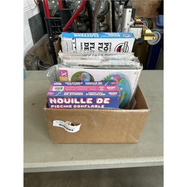 TRAY OF POOL INFLATABLES INCLUDING BIG MOUTH GIANT ISLAND POOL FLOAT, INFLATABLE POOL NOOBLE SWORDS,