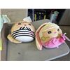Image 2 : 2 BARBIE PLUSHIES AND 2 SQUISHMELLOWS.