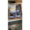 Image 1 : TRAY WITH 2 UNIVERSIAL BATTERY CHARGERS FOR AA/AAA BATTERIES, WOK RING, AND BIRTHDAY DECORATIONS