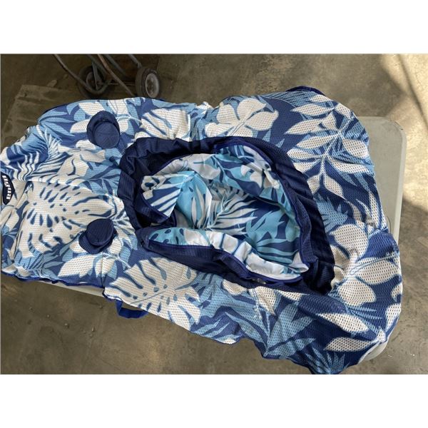 APPROX 7 AQUA POOL LOUNGERS