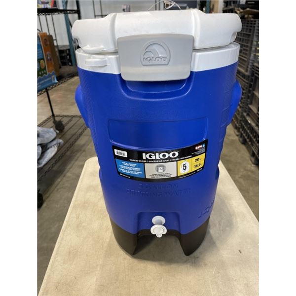 IGLOO ROLLING BEVERAGE COOLER - 5 GALLON CAPACITY, LIKE NEW