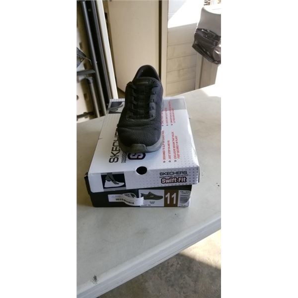 SKECHERS SWIFT FIT BLACK RUNNING SHOES. SIZE 11 US