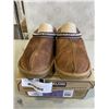 Image 1 : NEW KIRKLAND SIGNATURE UNISEX TAN SHEARLING SLIPPERS. SIZE 5 MENS US, SIZE 6 LADIES US