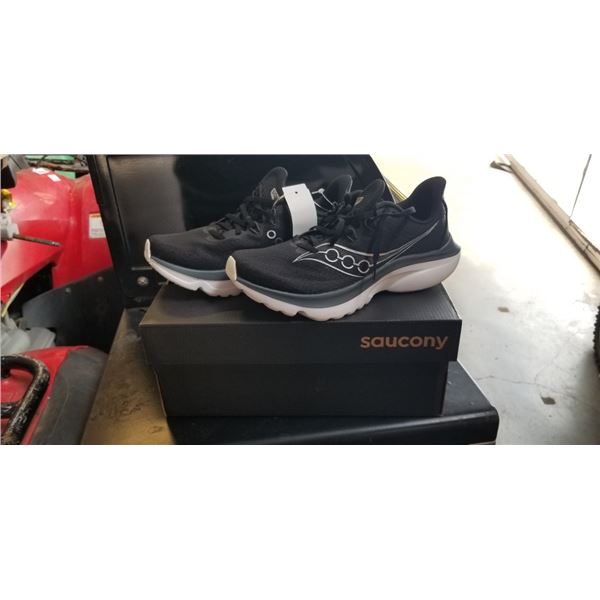 SAUCONY KINVARA 16 MENS RUNNING SHOE SIZE 7