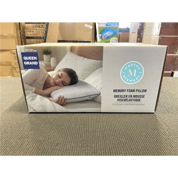 NEW MARTHA STEWART MEMORY FOAM PILLOW. SIZE QUEEN