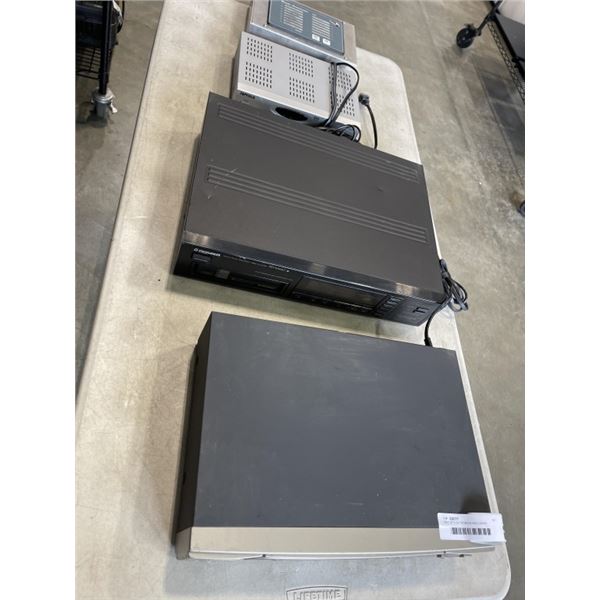 TRAY OF ELECTRONICS INCLUDING PIONEER MULTIPLAY COMPACT DISC PLAYER, VEXTRA VHS PLAYER, TOPFIELD DVD