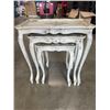 Image 5 : 3 NESTING SIDE TABLES