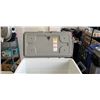 Image 2 : COLEMAN 44L CHEST COOLER