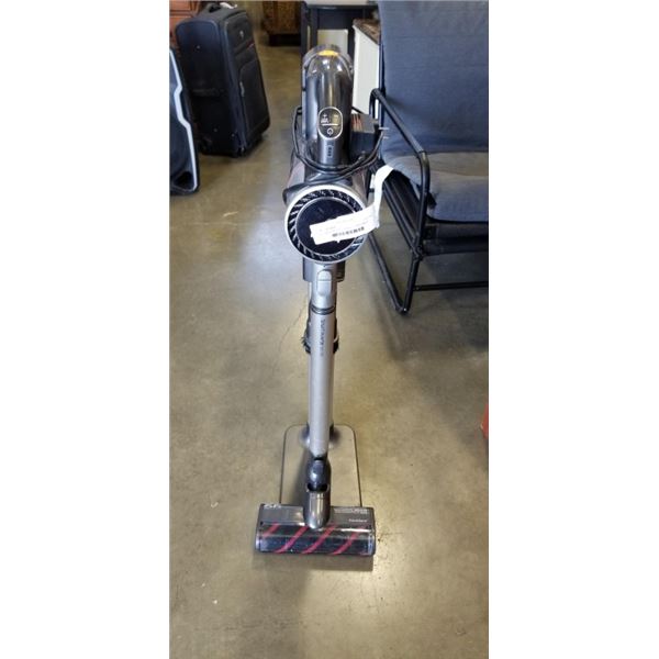 LG CORD ZERO VACUUM WITH STAND AND 3 BATTERIES