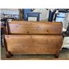 Image 5 : QUEENSIZE BEDFRAME W/ NIGHT STAND
