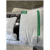 Image 2 : 2 ROOTS KINGSIZE PILLOWS