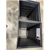 Image 2 : 2 NEW BLACK PLANTERS