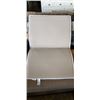 Image 3 : 2 NON-SLIP SUPER SOFT PLUSH BED OR BATH MATS