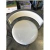 Image 6 : 5 SWIVEL LEATHER-LOOK BARSTOOLS - PEALING