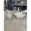Image 3 : 4 PIECES BELLEEK CREAMERS AND DISHES
