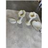 Image 1 : 4 PIECES BELLEEK CHINA