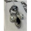 Image 3 : CASED NECKLACE AND EARRING SET