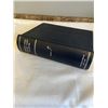 Image 1 : LARGE BOOK OF STAMPS