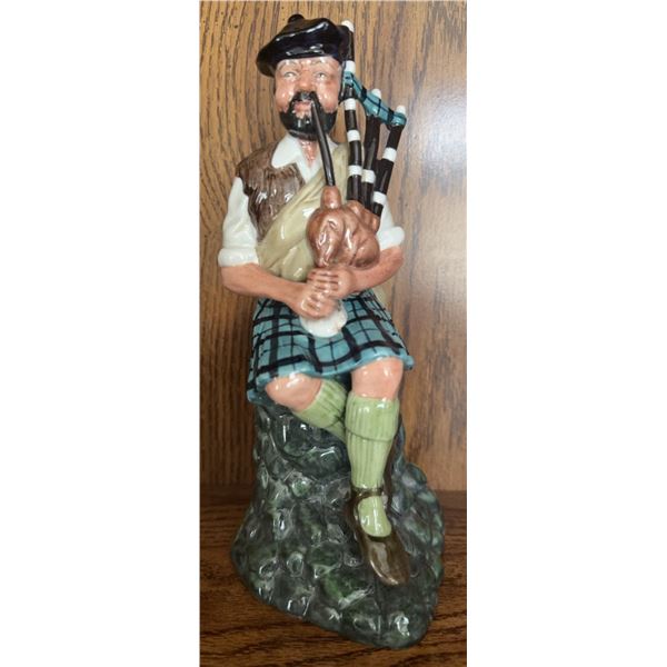 Royal Doulton The Piper HN2905 Ceramic Figurine