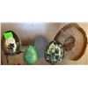 Image 2 : Decorative Egg Figurines and Geode Slice