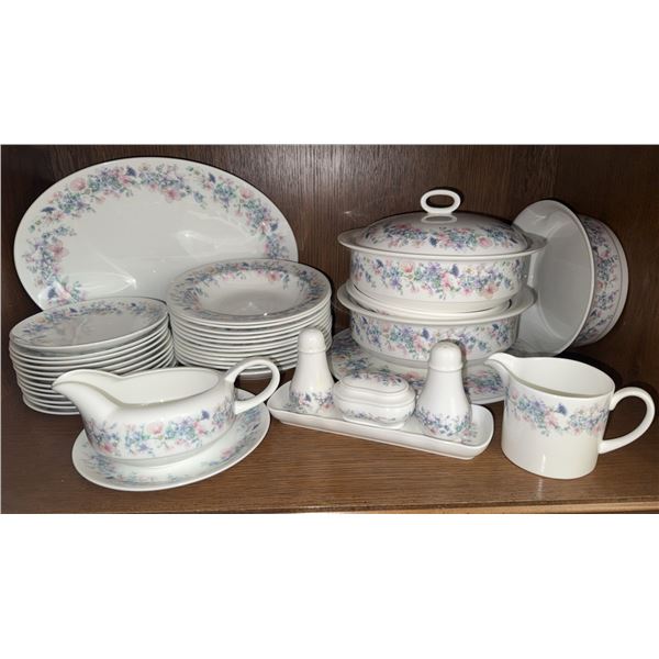 Wedgwood Bone China 'Angela' Dinnerware Set, England