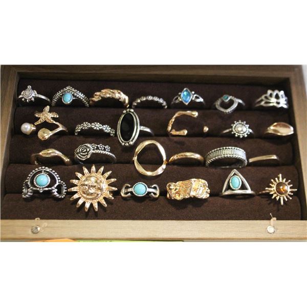 GLASSES WINDOW WOODEN JEWELRY BOX WITH 25 RINGS